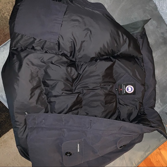 A Canada goose bomber - Picture 2 of 5